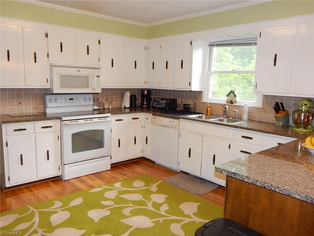 2295 Austin Traphill Road Elkin, NC 28621 - Photo 5 of 28 Gallery Image 5