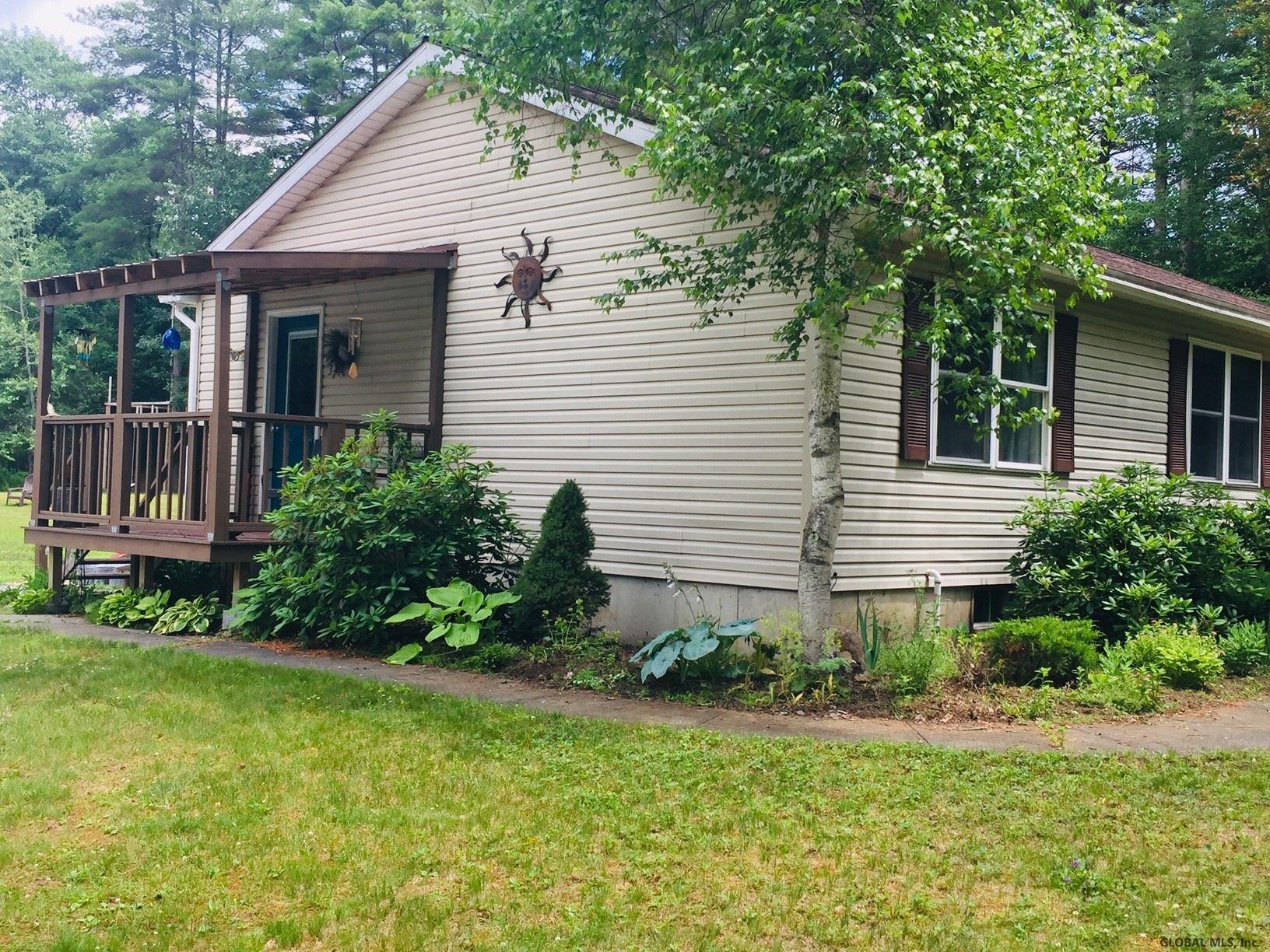 37 Russell Road Greenfield, NY 12833 - Photo 3 of 19 Photo 3