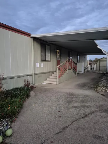 a view of parking area