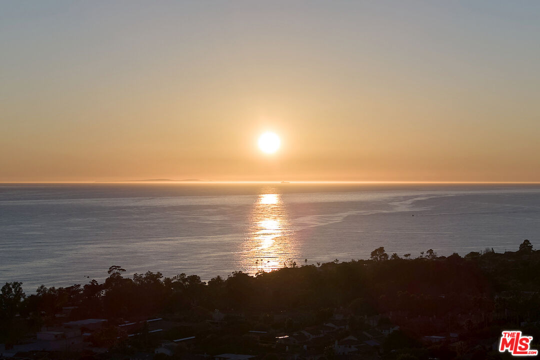 1643 La Vista Del Oceano Santa Barbara, CA 93109 - Photo 4 of 36 a view of an ocean