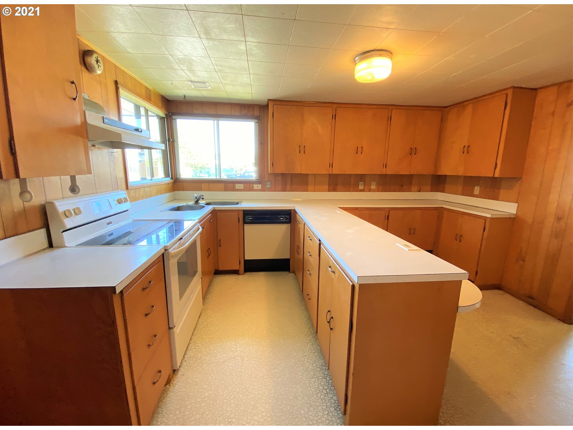 2136 Birch Avenue Reedsport, OR 97467 - Photo 10 of 26 Gallery Image 10