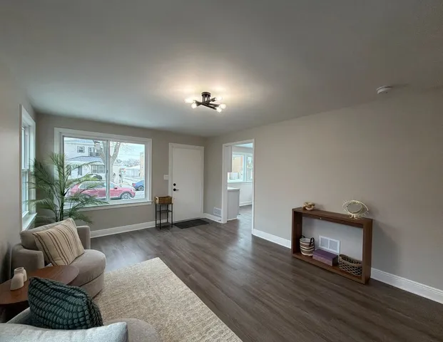 $289,900 | 536 24th Avenue, Bellwood, IL 60104