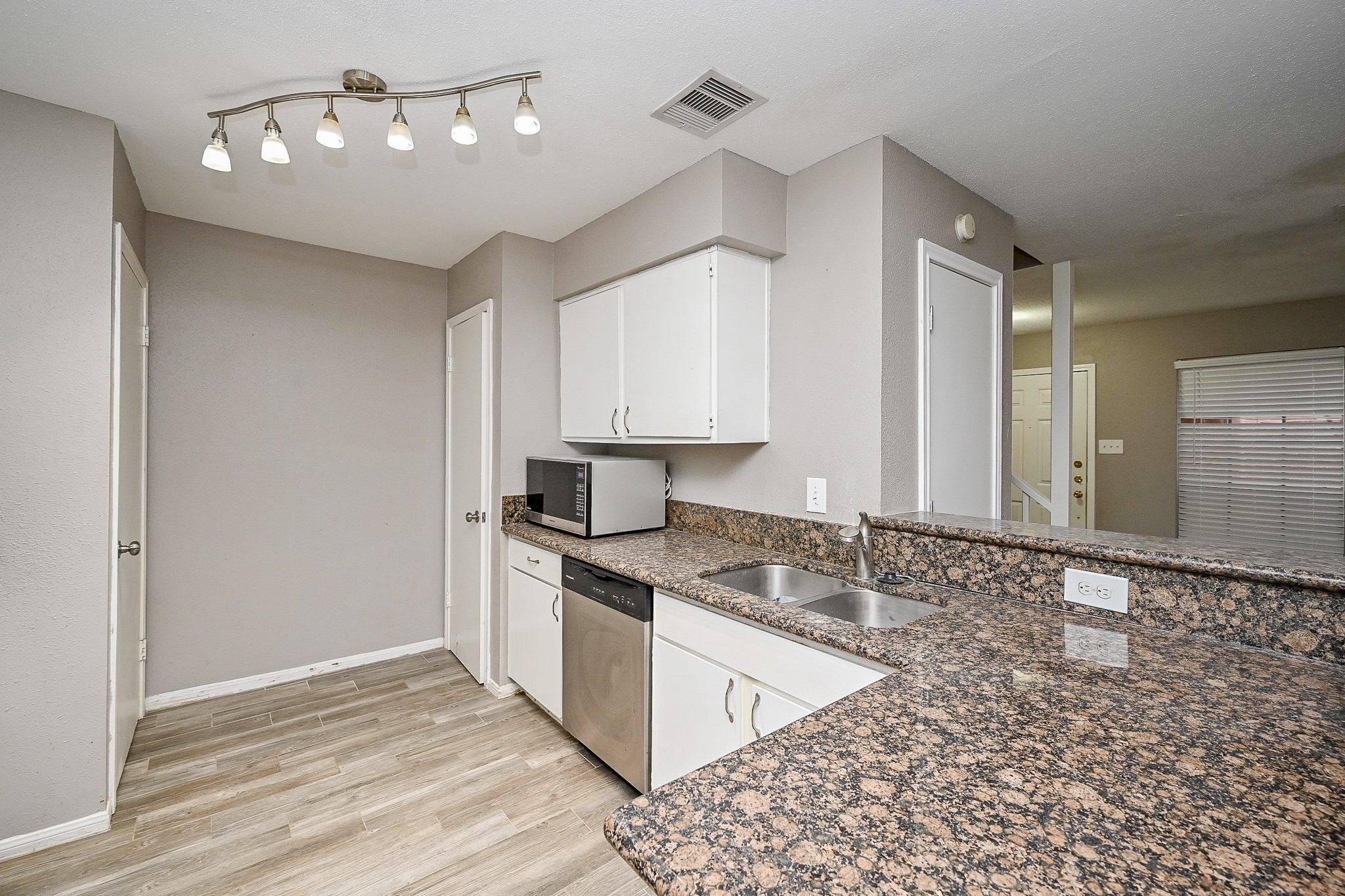 2211 South Kirkwood Road, Unit 45 Houston, TX 77077 - Photo 6 of 20