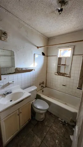 a view of a room with an empty space