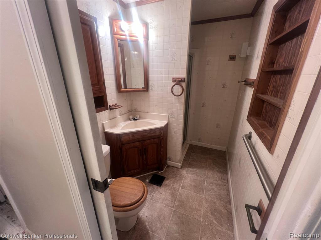 904 Rowland Road Leonard, MI 48367 - Photo 17 of 21