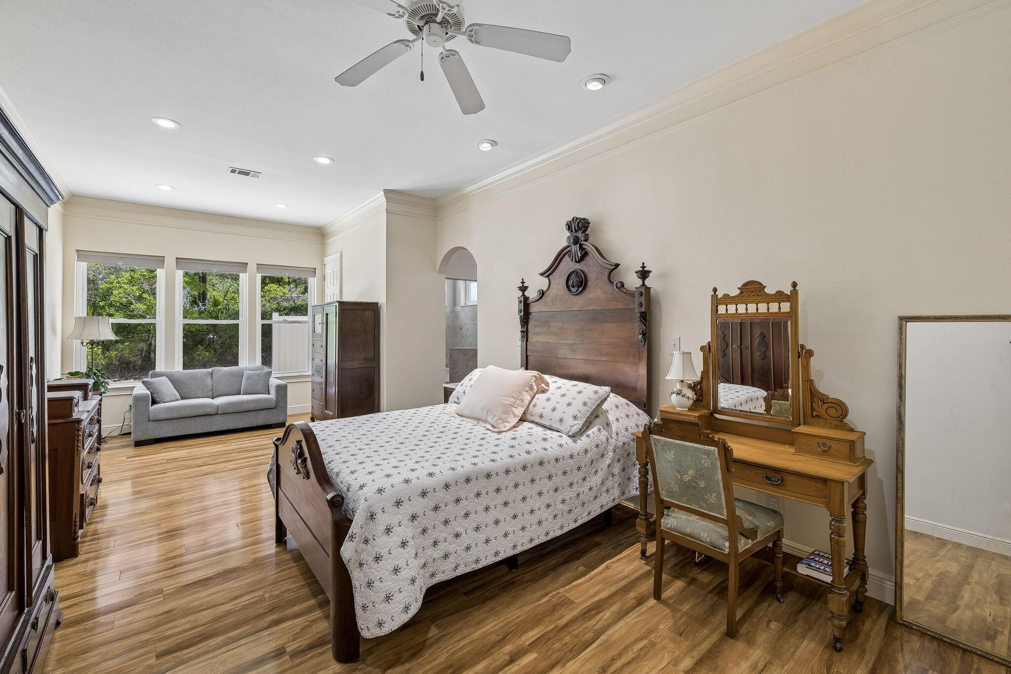 8 Masters Court Santa Rosa Beach, FL 32459 - Photo 16 of 33 Large 1st-level Primary Bedroom