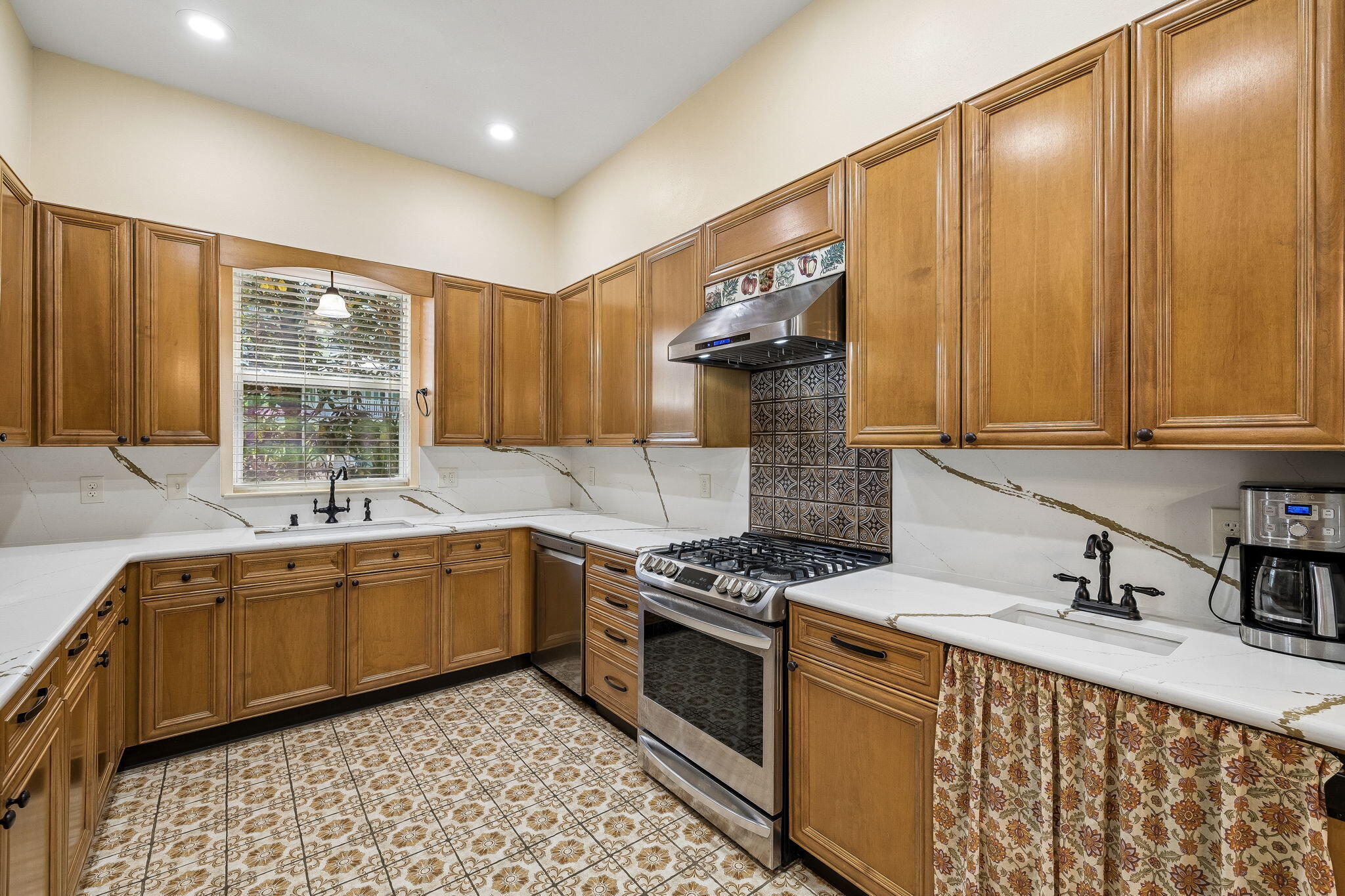 8 Masters Court Santa Rosa Beach, FL 32459 - Photo 8 of 33 Kitchen
