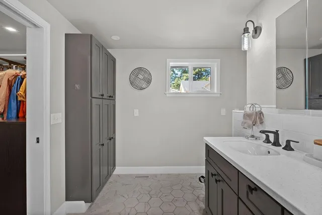 $390,000 | 529 North Vine Street, Latah, WA 99018