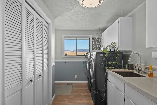 $390,000 | 529 North Vine Street, Latah, WA 99018