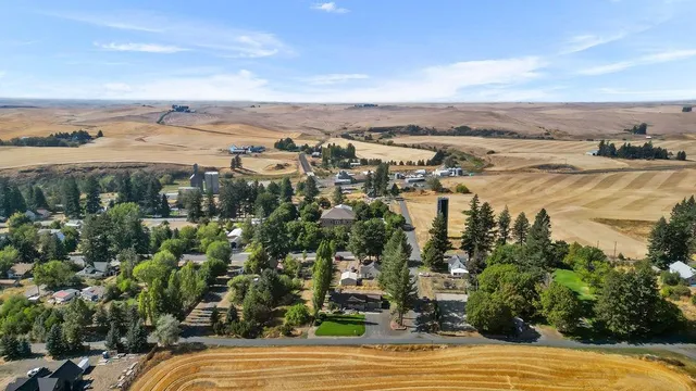 $390,000 | 529 North Vine Street, Latah, WA 99018