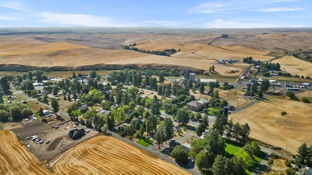 $390,000 | 529 North Vine Street, Latah, WA 99018