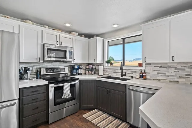 $390,000 | 529 North Vine Street, Latah, WA 99018