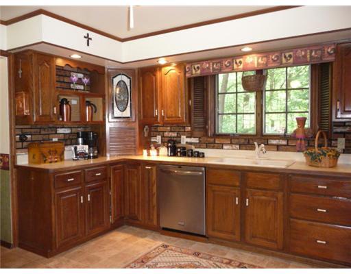 160 McFann Road Valencia, PA 16059 - Photo 8 of 18 Kitchen. Updated dishwasher in this charming country kitchen.