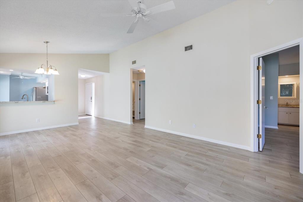 856 Chatham Drive, Unit 856 Venice, FL 34285 - Photo 13 of 43