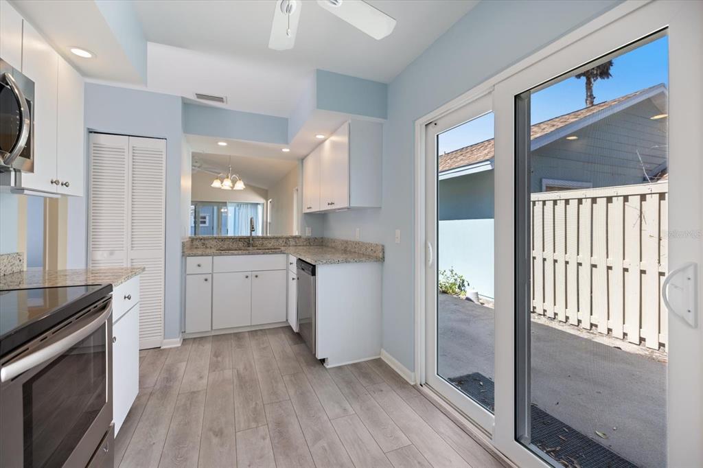 856 Chatham Drive, Unit 856 Venice, FL 34285 - Photo 7 of 43