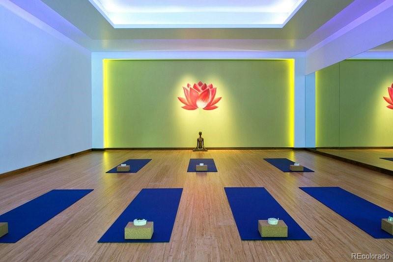 126 Riverfront Lane, Unit 200 Avon, CO 81620 - Photo 43 of 49 a view of lounge chair