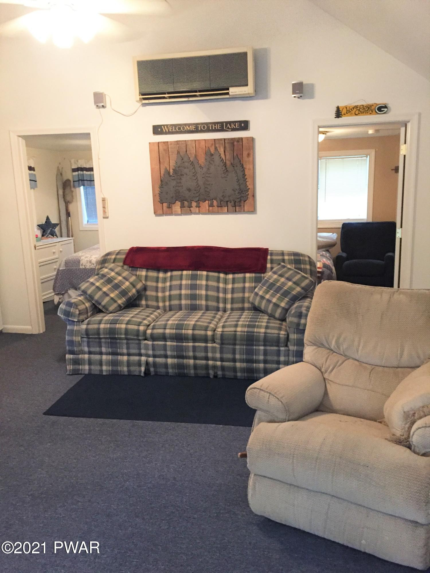 132 Plank Road Beach Lake, PA 18405 - Photo 18 of 25 Living Room