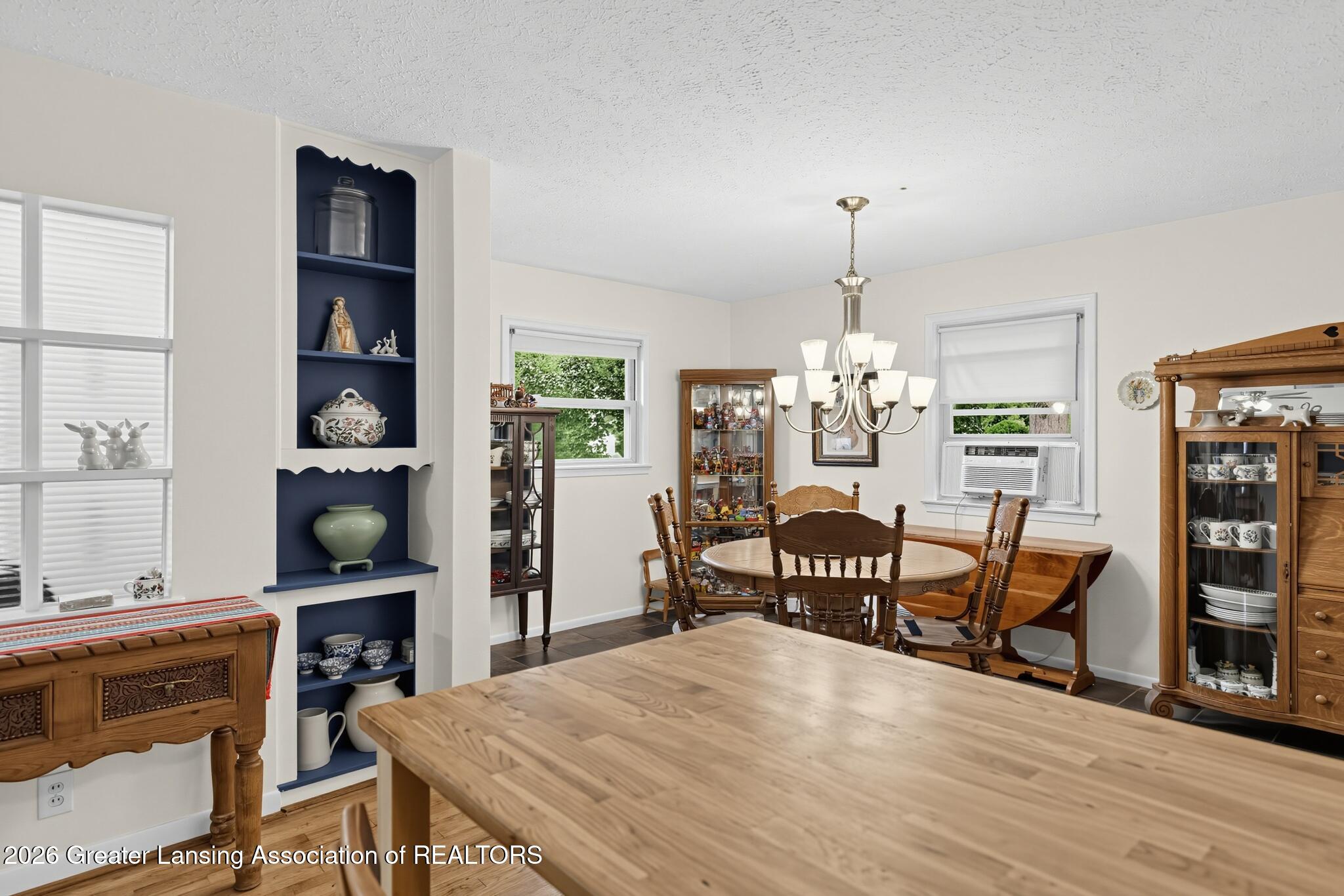 2224 Pembroke Road Lansing, MI 48906 - Photo 15 of 30 Dining (built-ins)