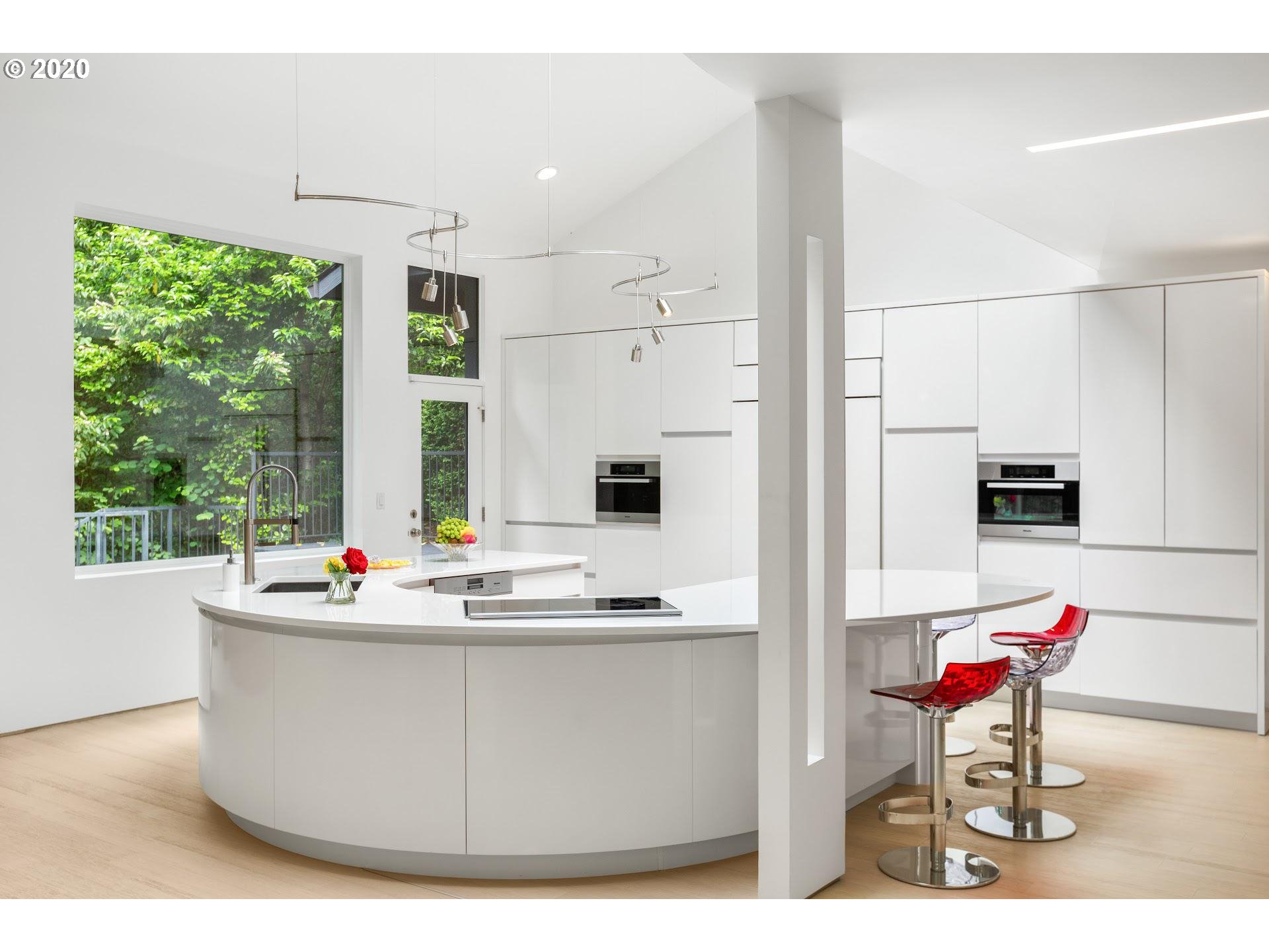 5050 Southwest Patton Road Portland, OR 97221 - Photo 12 of 32