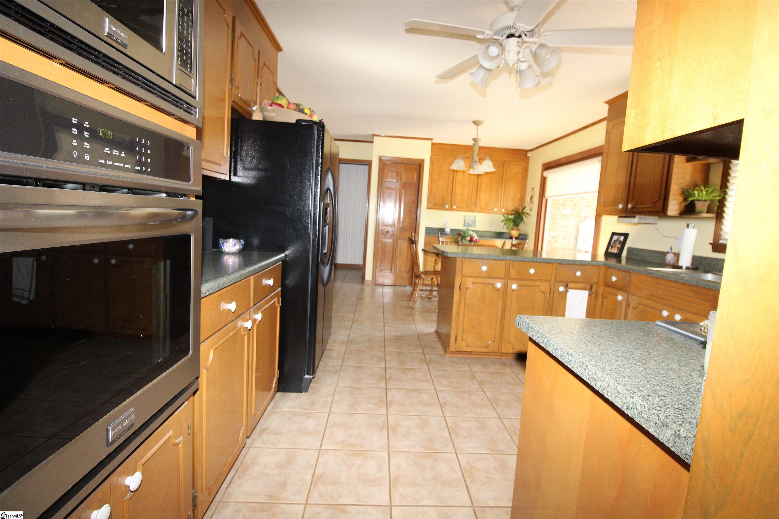 306 Inman Road Inman, SC 29349 - Photo 9 of 36