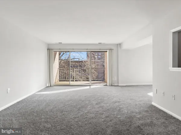 $1,800 | 33 Canterbury Square, Unit 302, Alexandria, VA 22304