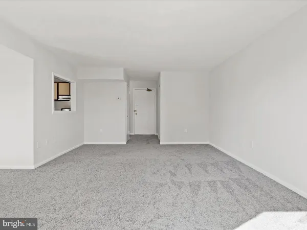$1,800 | 33 Canterbury Square, Unit 302, Alexandria, VA 22304