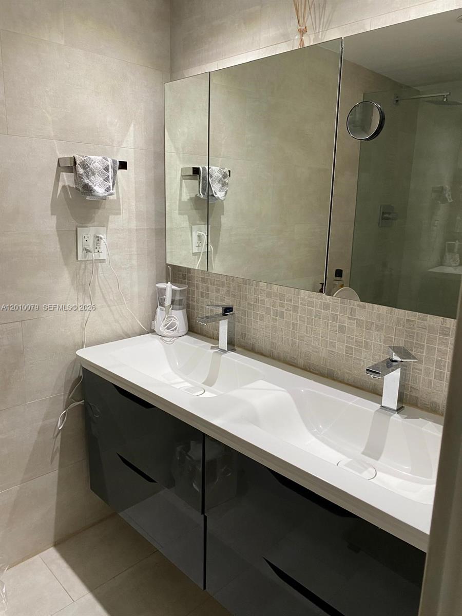 200 Southeast 15th Road, Unit 7I Miami, FL 33129 - Photo 14 of 40