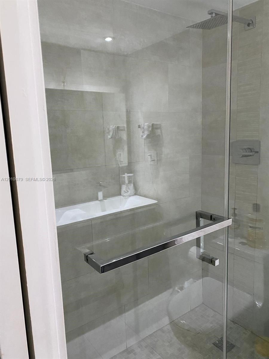 200 Southeast 15th Road, Unit 7I Miami, FL 33129 - Photo 15 of 40