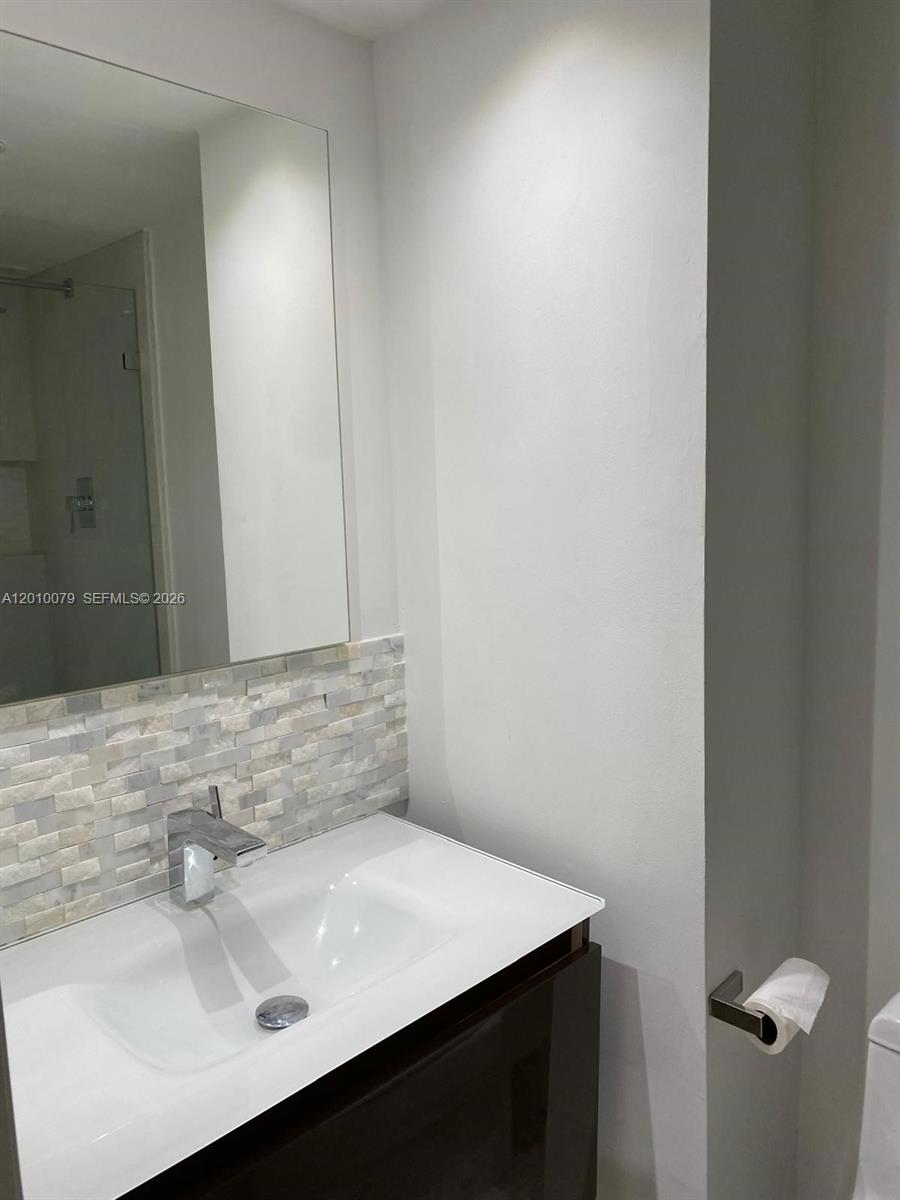 200 Southeast 15th Road, Unit 7I Miami, FL 33129 - Photo 16 of 40