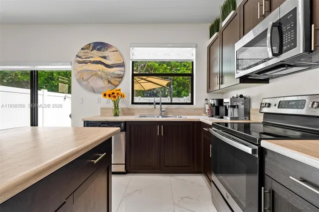 $474,900 | 10513 West 32nd Lane, Hialeah, FL 33018