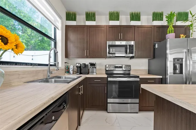 $474,900 | 10513 West 32nd Lane, Hialeah, FL 33018