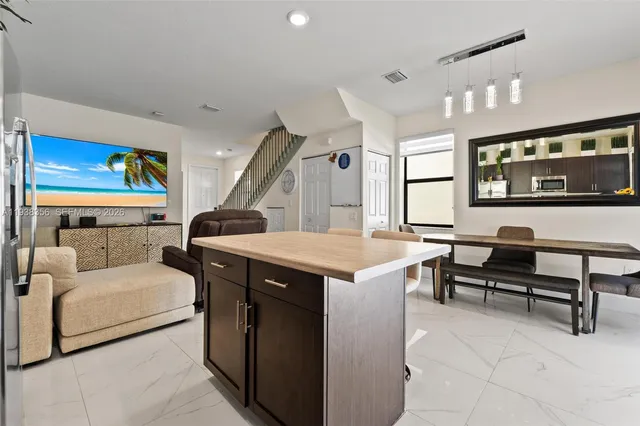 $474,900 | 10513 West 32nd Lane, Hialeah, FL 33018