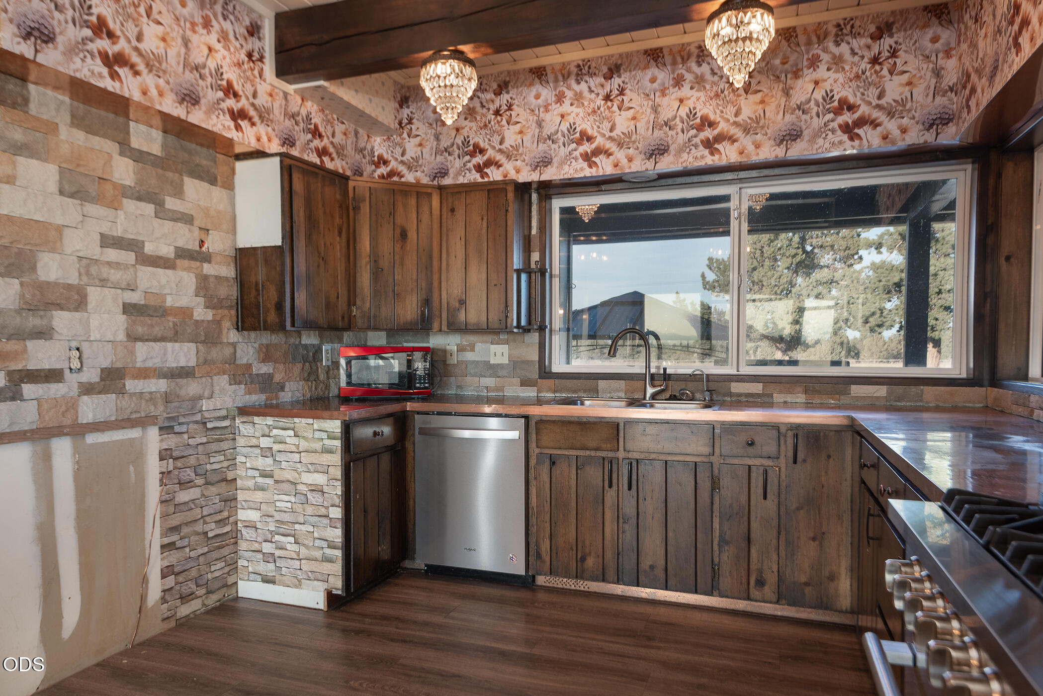 26275 Willard Road Bend, OR 97701 - Photo 6 of 68