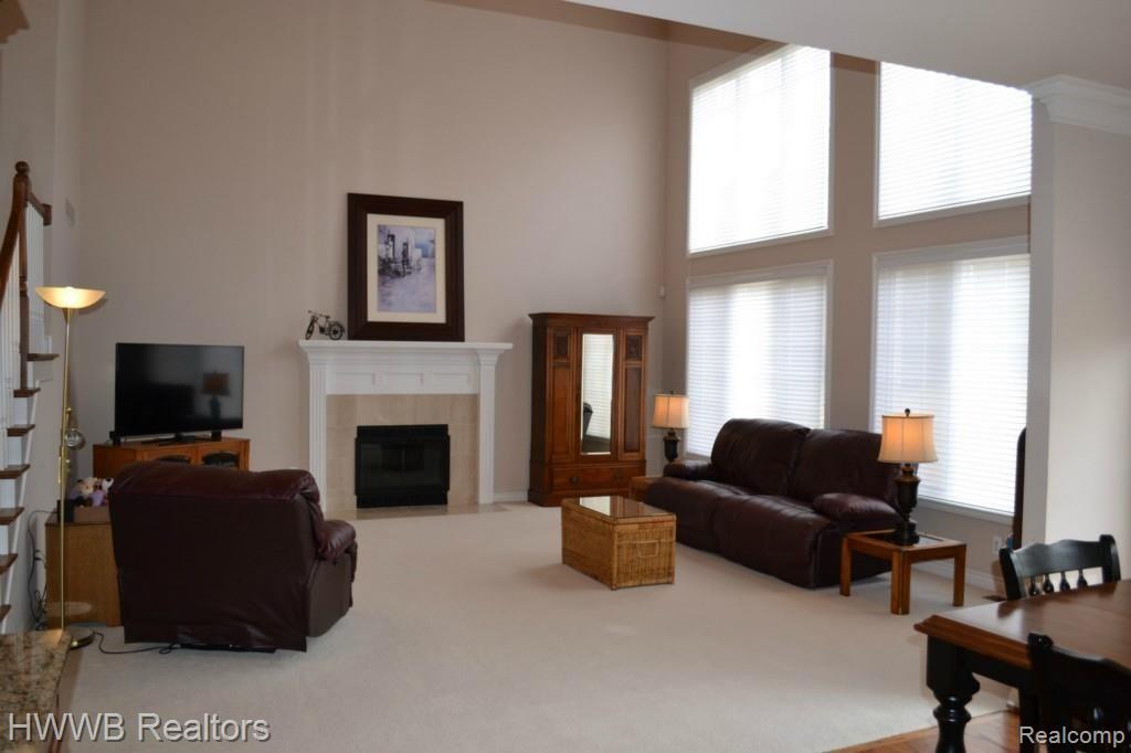 1363 Sunview Court Rochester, MI 48307 - Photo 6 of 29 Great Room