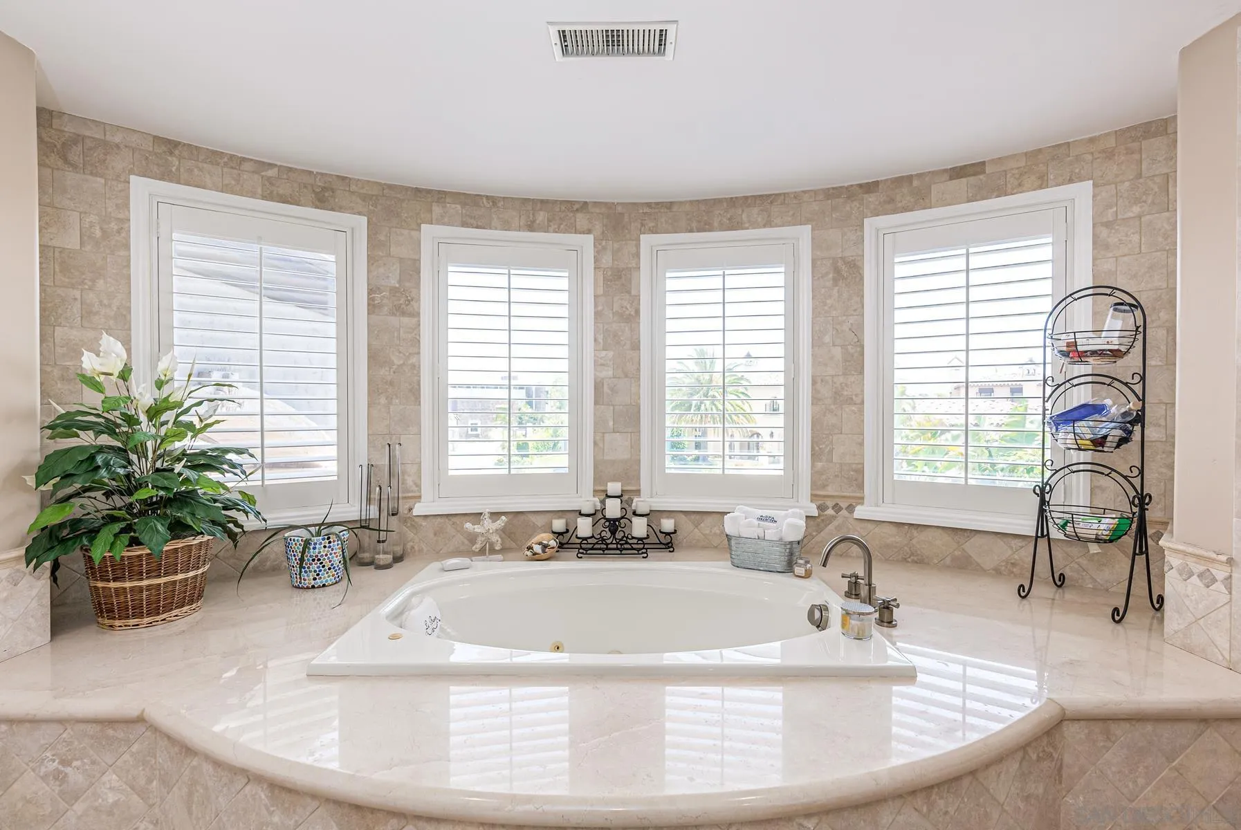 2871 Gate 3 Place Chula Vista, CA 91914 - Photo 30 of 73 a view of a living room and dining room
