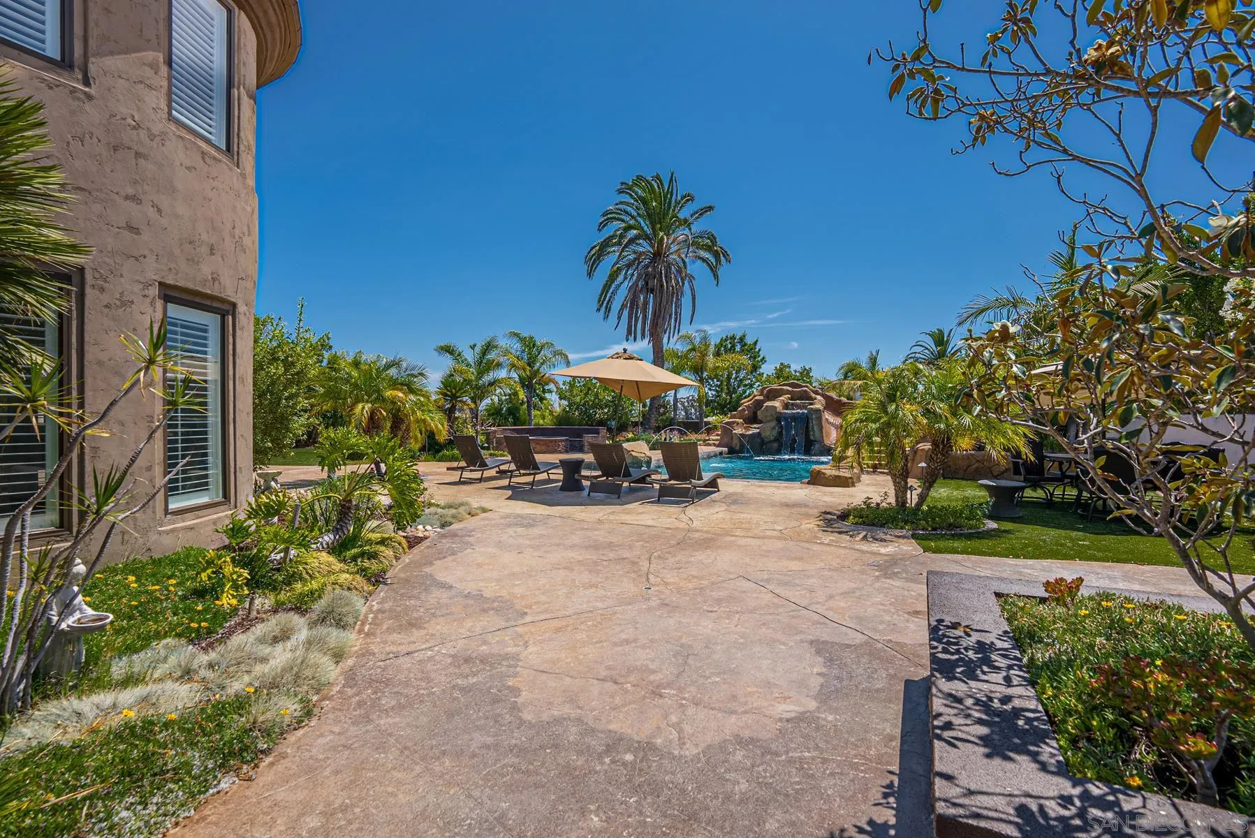 2871 Gate 3 Place Chula Vista, CA 91914 - Photo 52 of 73 a view of a backyard and a garden