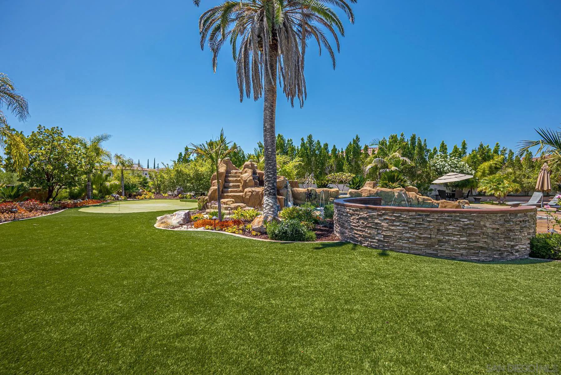 2871 Gate 3 Place Chula Vista, CA 91914 - Photo 56 of 73 a view of a garden with an tree