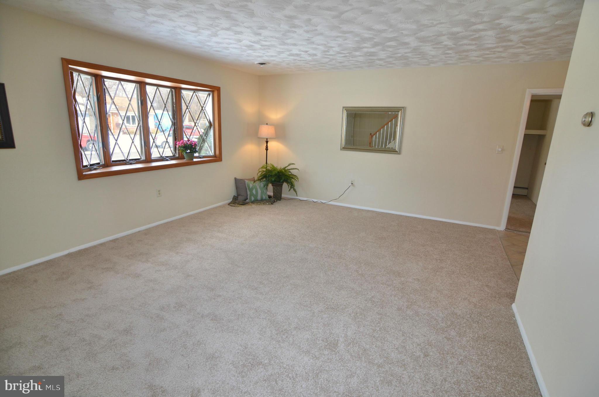 112 Thomas Road Glen Burnie, MD 21060 - Photo 3 of 30