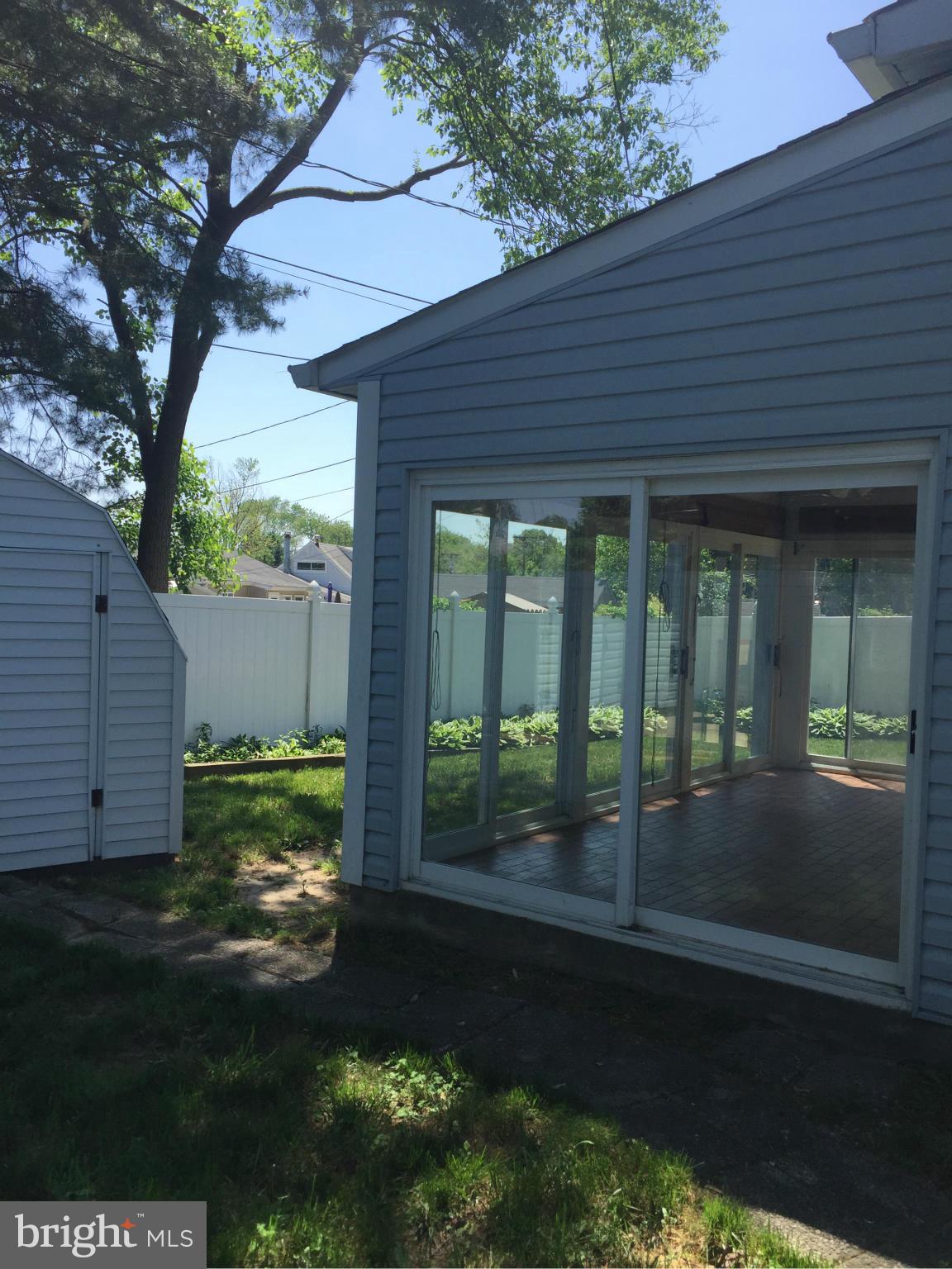 112 Thomas Road Glen Burnie, MD 21060 - Photo 22 of 30 a backyard of a house
