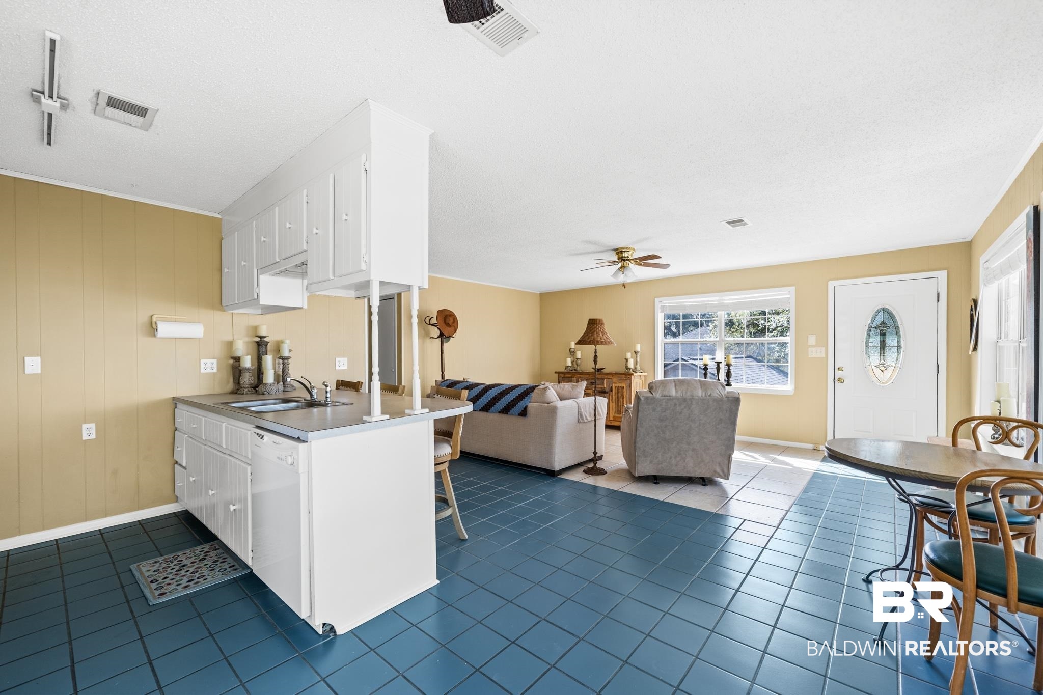 11360 County Road 26 Foley, AL 36535 - Photo 9 of 24 Main Living Area