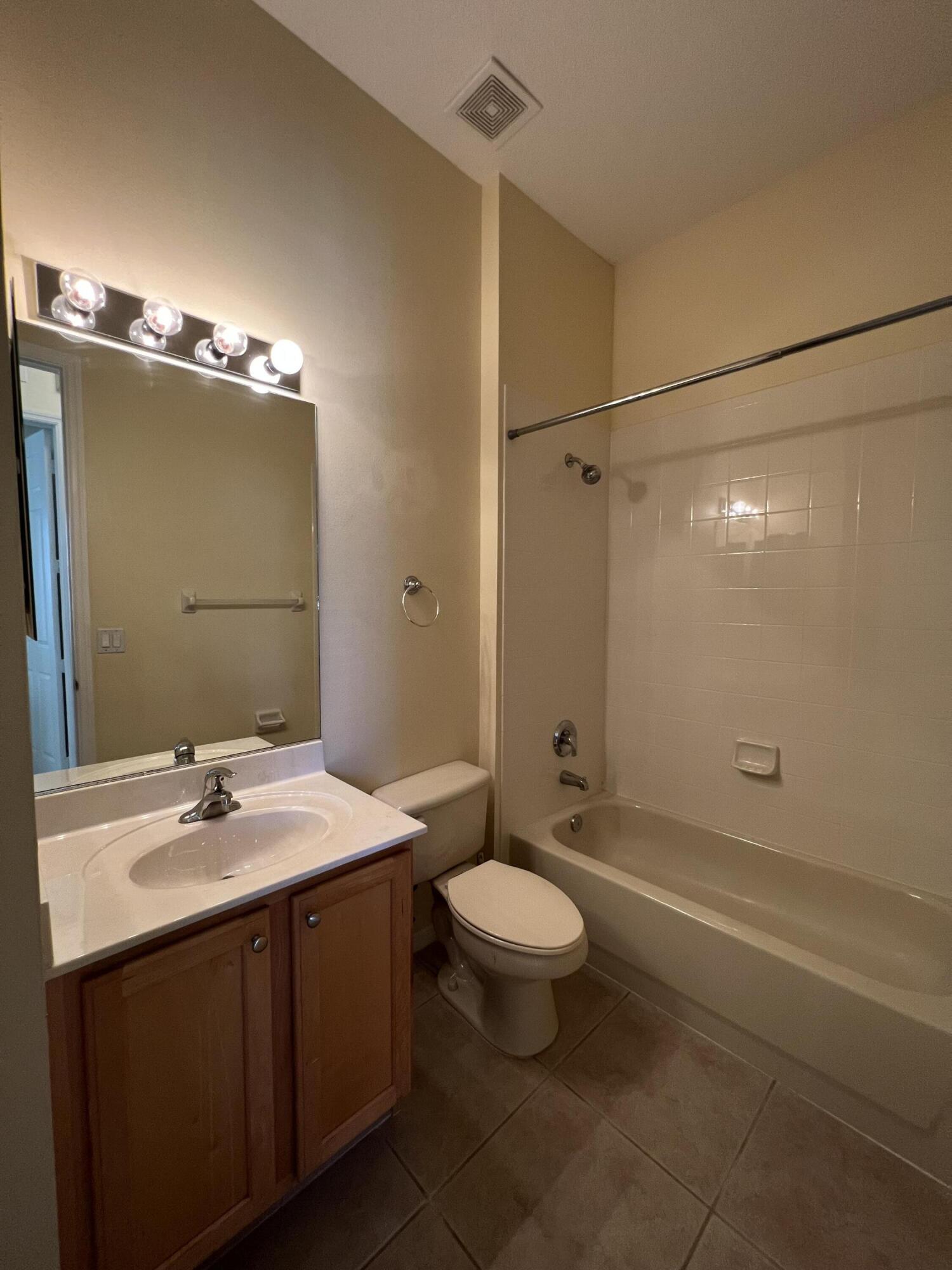 417 Southwest Blue Spring Court Port St. Lucie, FL 34986 - Photo 11 of 20 IMG_7817