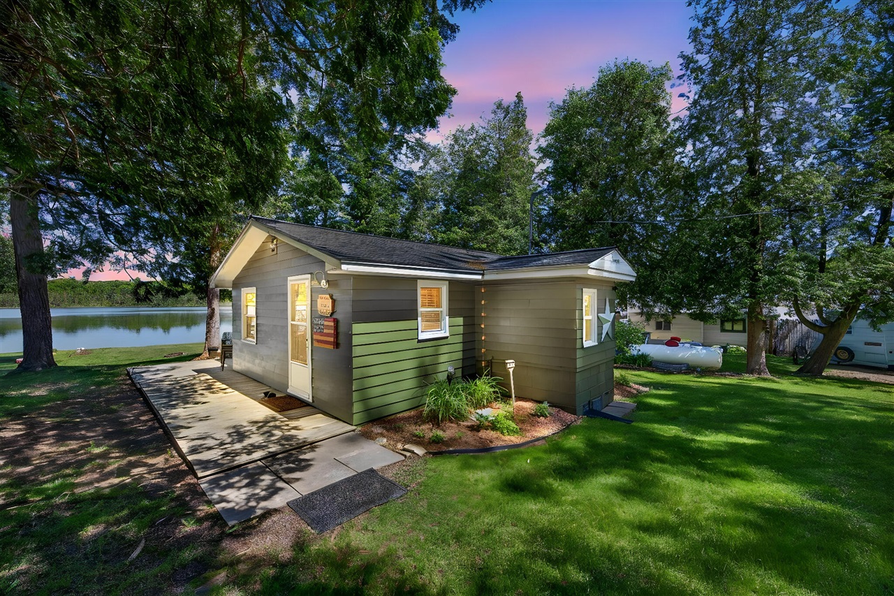 9267 Lake Drive Reed City, MI 49677 - Photo 5 of 43