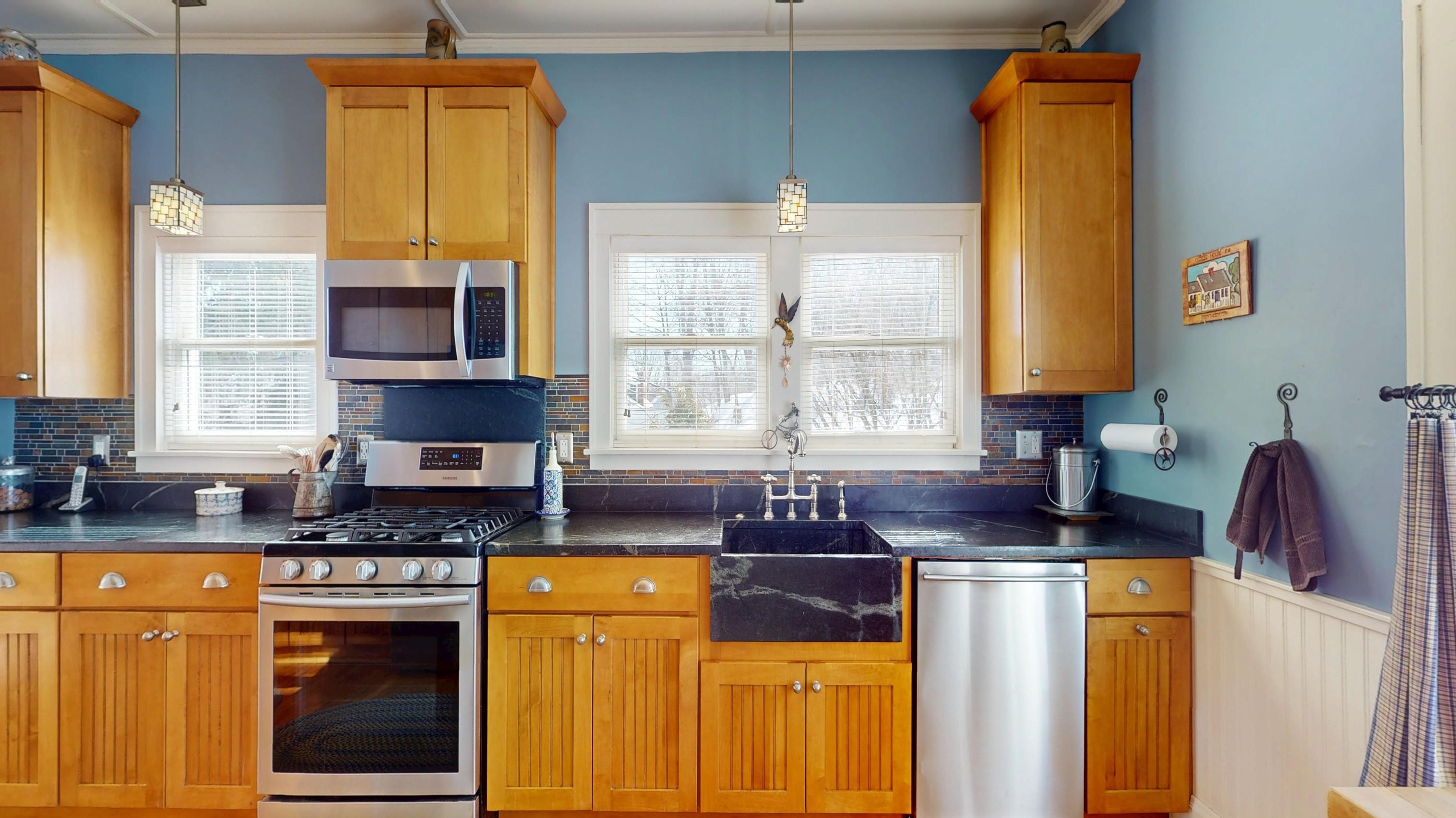 371 Weybridge Street Middlebury, VT 05753 - Photo 11 of 43