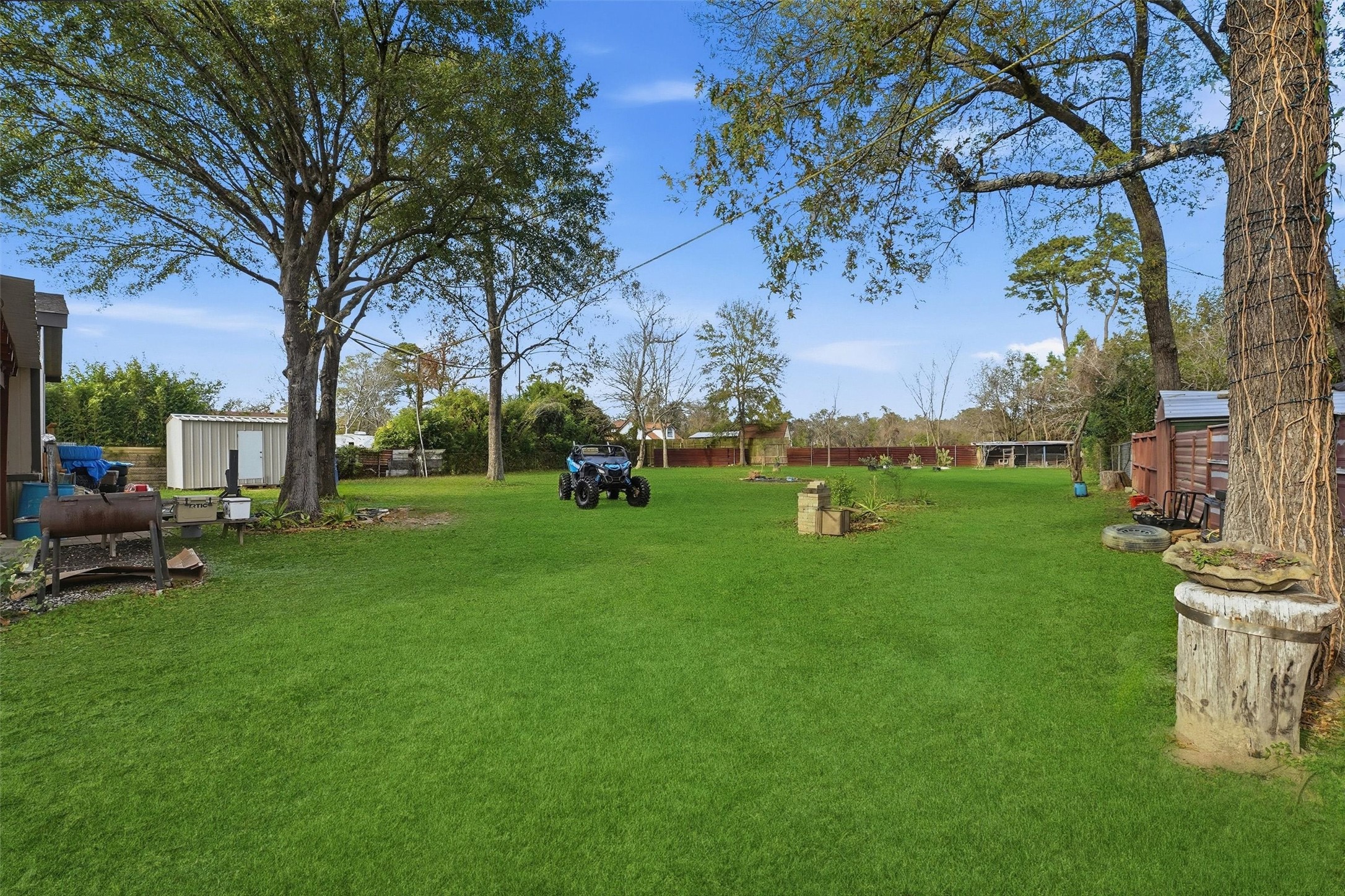 1017 Woodland Street Channelview, TX 77530 - Photo 18 of 25 a view of a garden with houses