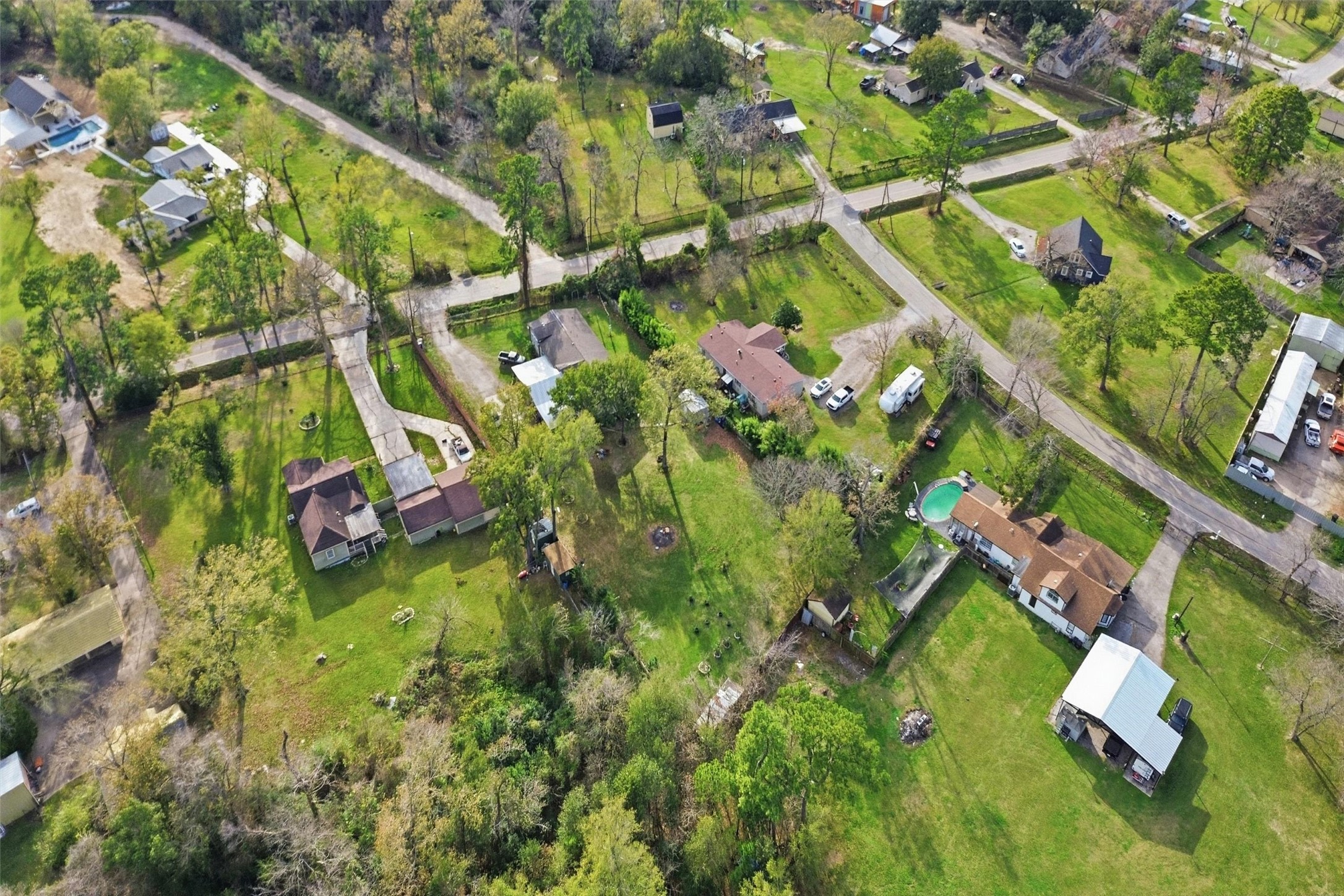 1017 Woodland Street Channelview, TX 77530 - Photo 21 of 25 an aerial view of a residential houses with yard