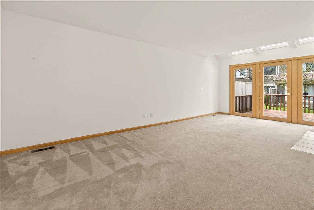237 Highland Parkway Rochester, NY 14620 - Photo 15 of 41