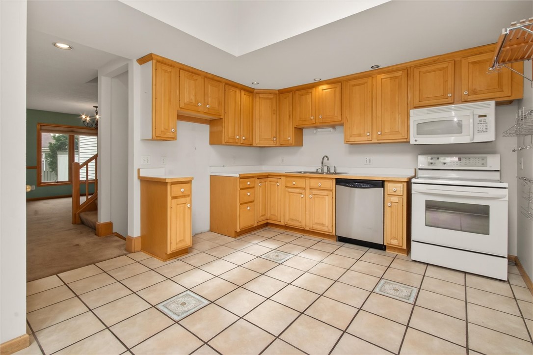 237 Highland Parkway Rochester, NY 14620 - Photo 18 of 41