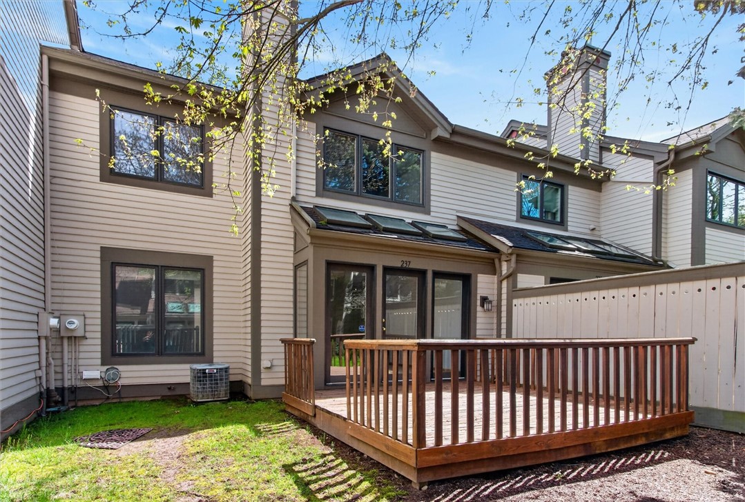 237 Highland Parkway Rochester, NY 14620 - Photo 7 of 41