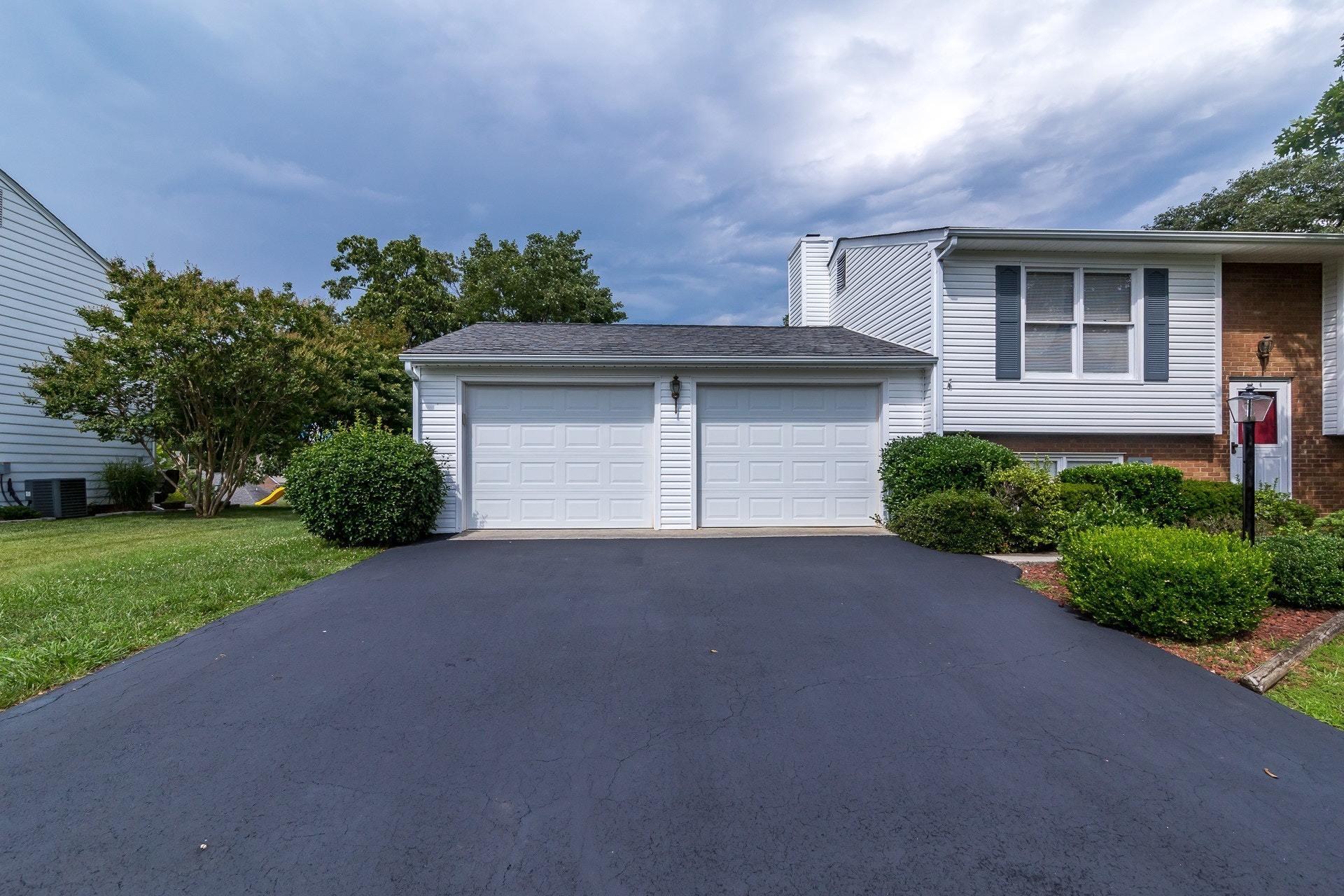 5358 Sundance Road Salem, VA 24153 - Photo 2 of 43 002-320099-02-5358 Sundance Rd - Salem_7