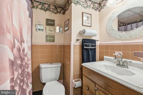 $180,000 | 1228 Elson Road, Brookhaven, PA 19015